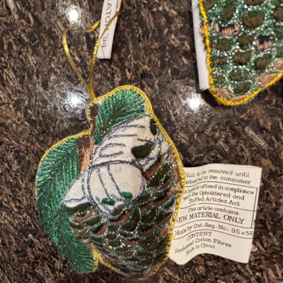 Five Vintage Eaton 94 Acorn Christmas Ornament - Picture 4 of 4